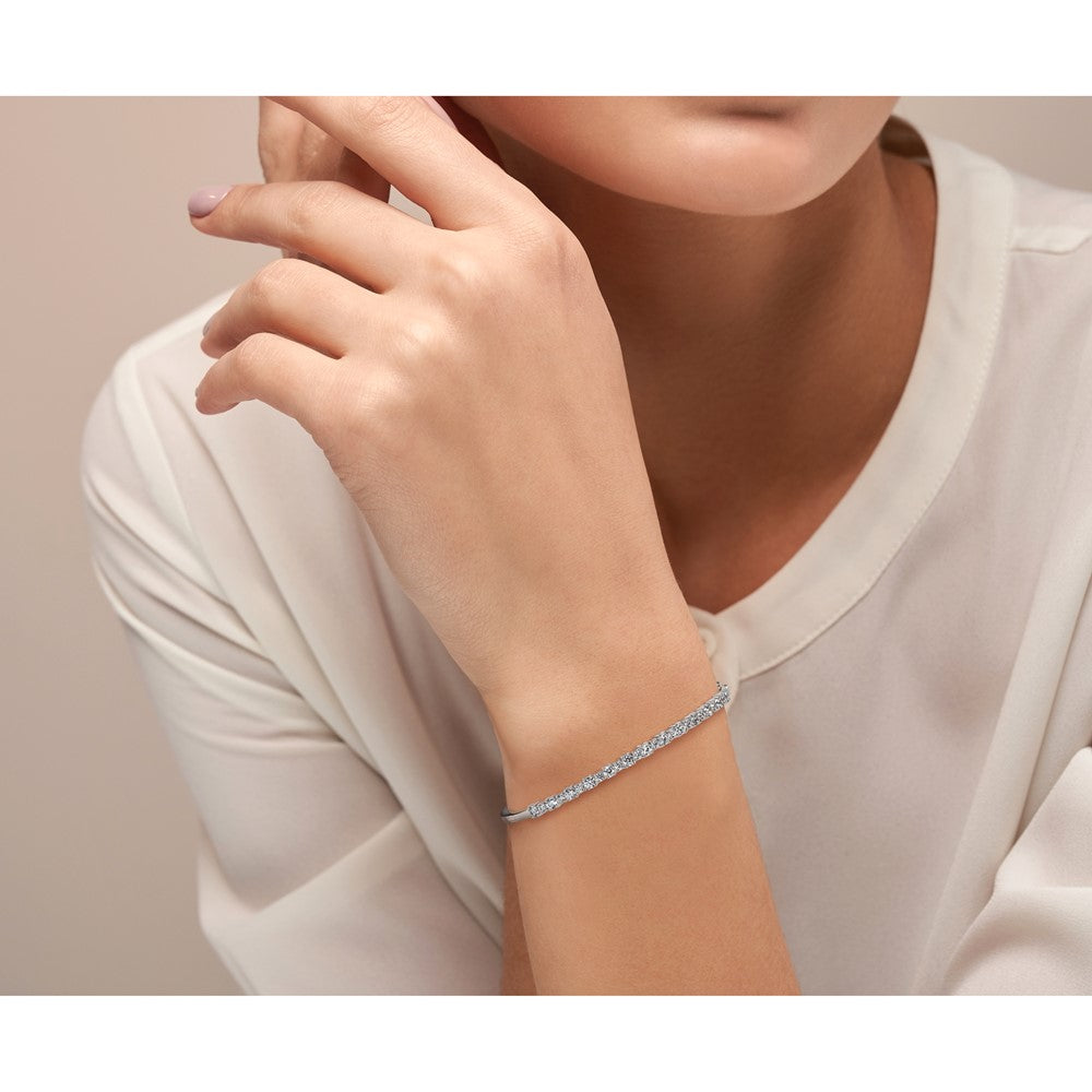 True Origin Lab Grown Diamond VS+ F+ Medium 7 in Complete Bangle