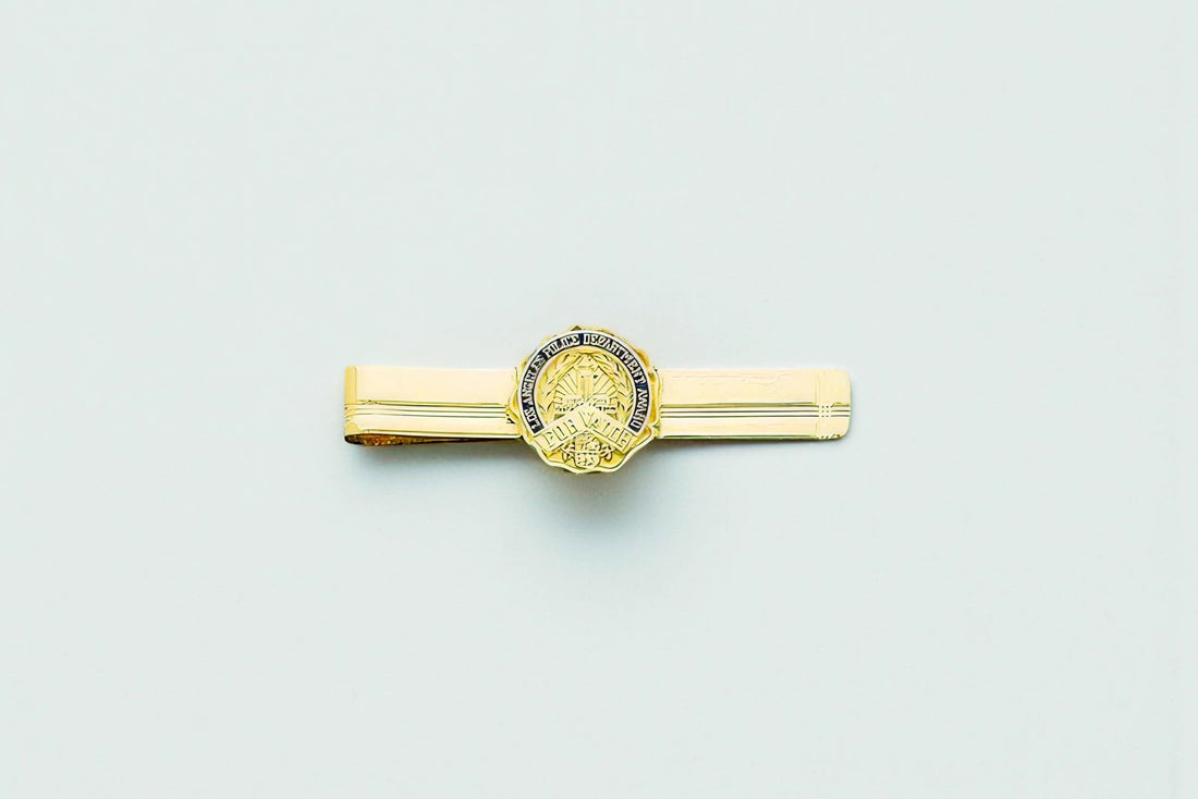 Badge-Inspired Money Clips: Symbols of Honor and Style You’ll Be Proud to Carry