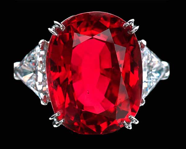 Gem Gallery Virtual Tour: Check Out the Stunning 23-Carat 'Carmen Lúcia Ruby'