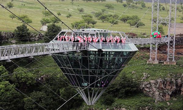 Diamond-Shaped Cafe Floats Like a Pendant 280 Meters Above Dashbashi Canyon