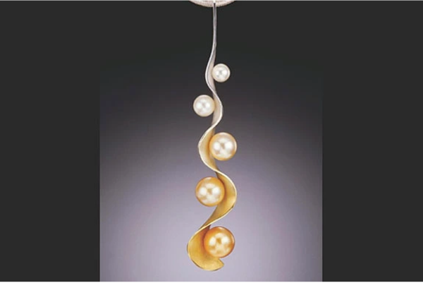 Award-Winning ‘South Sea Glow Necklace’ Is Part of National Gem Collection