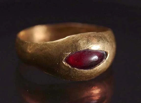 Child’s Garnet Ring Paints New Picture of Jerusalem Society 2,300 Years Ago