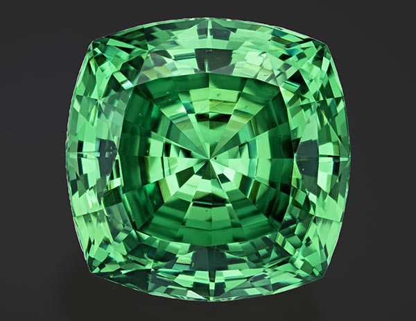 116-Carat Tsavorite Goes on Public View at Natural History Museum in DC