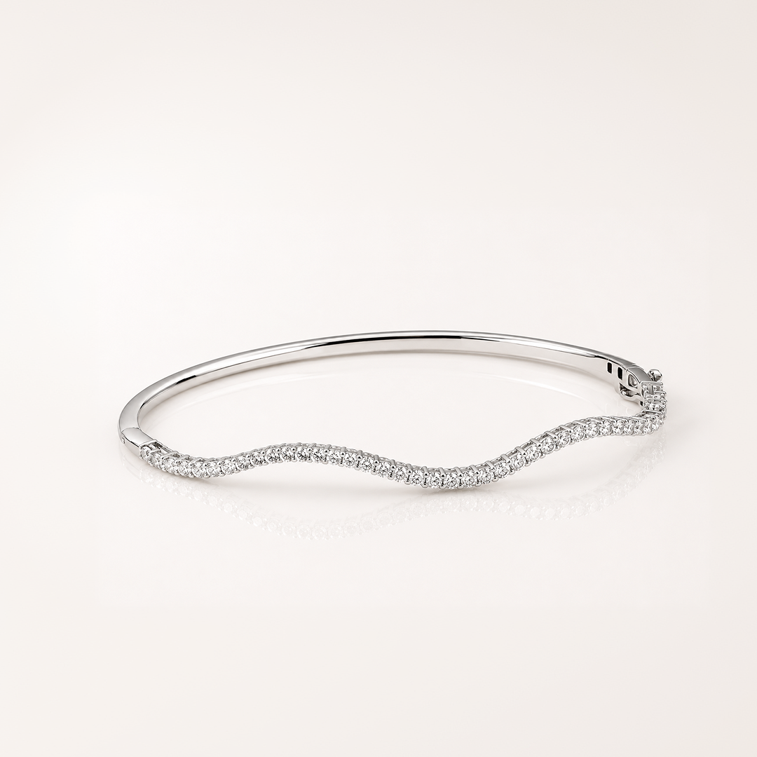 True Origin Lab Grown Diamond VS+ F+ 6.25 in Complete Wavy Bangle